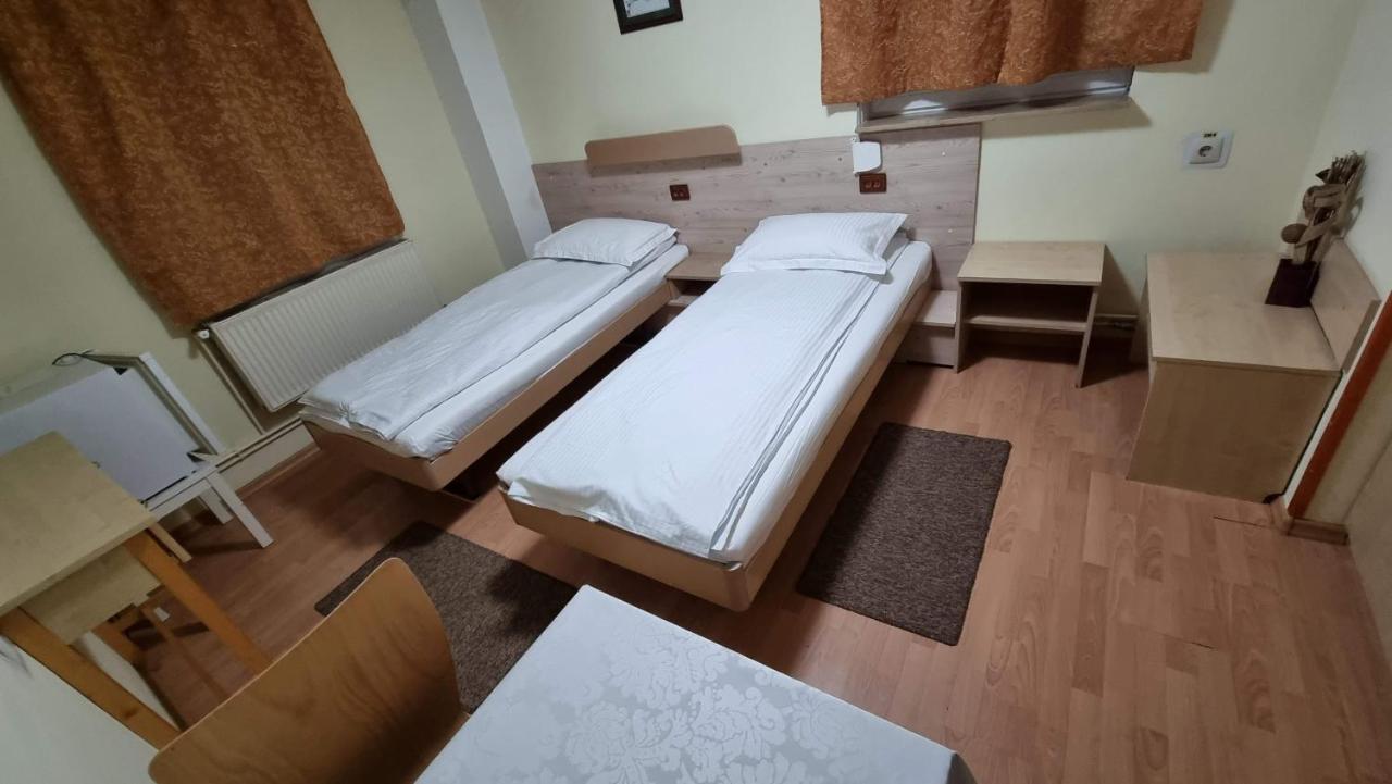 Pensiunea Zodiac Timisoara Exterior foto